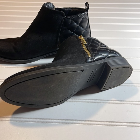 Nine West Black booties size 4 girls - Picture 5 of 7